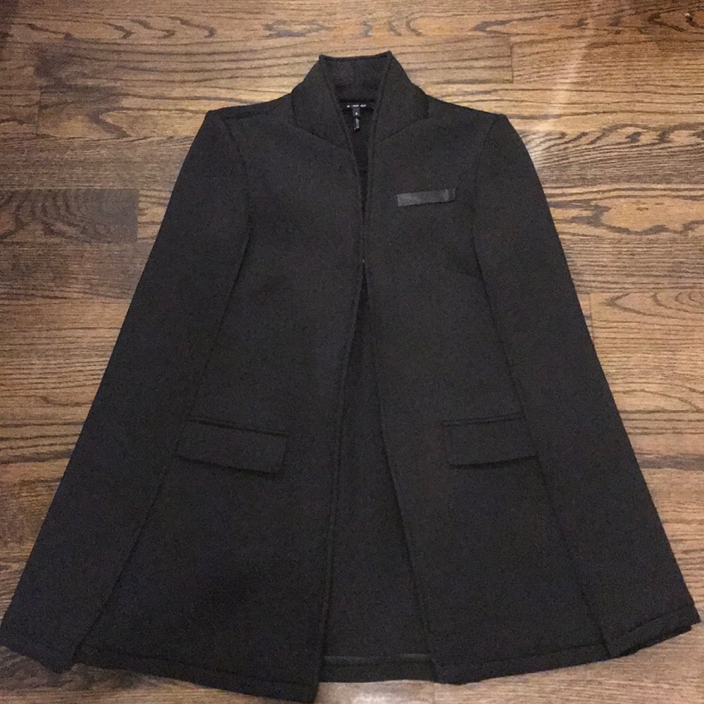 Kiind of cape/jacket